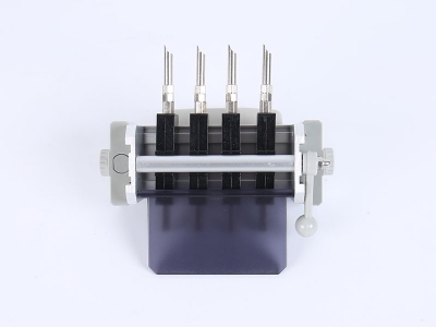 HH2019B-單相偏心輪下出線(xiàn)表座（4滑塊-120孔距，M6-螺桿）